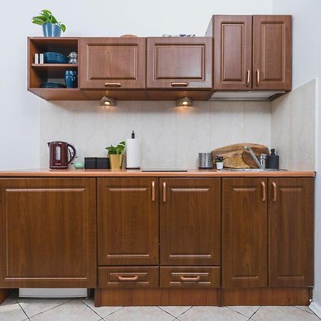2 Bedroom Apartment Next To The Main Railway Station - By Upstairs Krakov Exteriér fotografie
