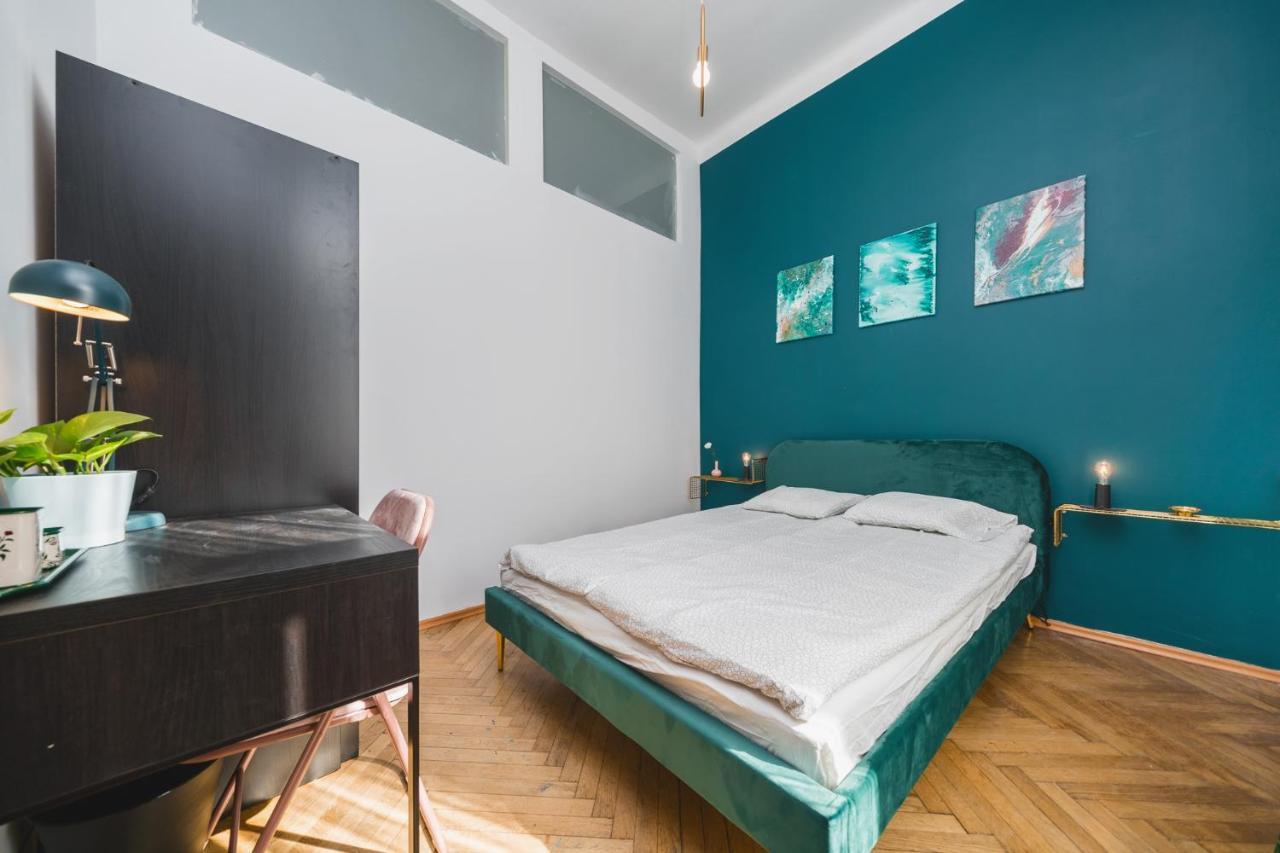 2 Bedroom Apartment Next To The Main Railway Station - By Upstairs Krakov Exteriér fotografie