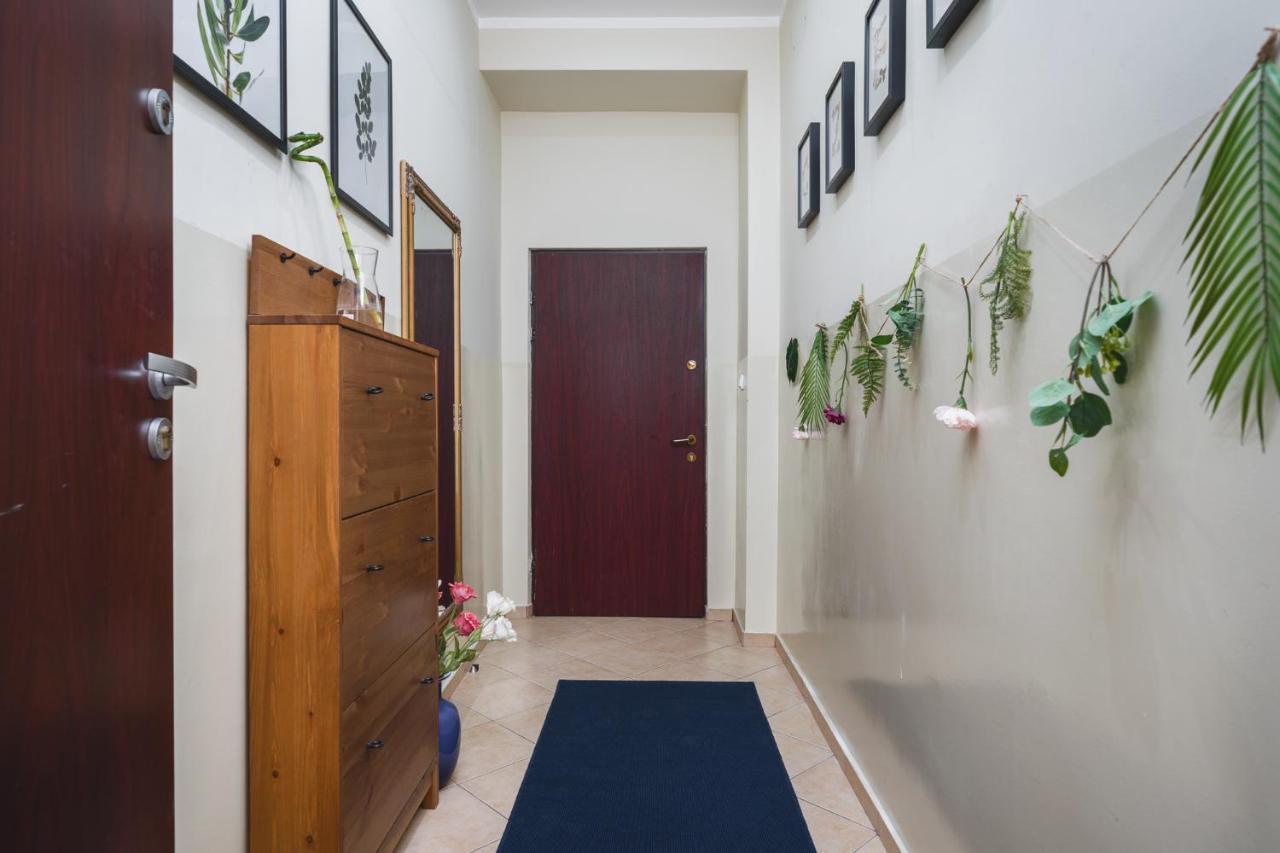 2 Bedroom Apartment Next To The Main Railway Station - By Upstairs Krakov Exteriér fotografie