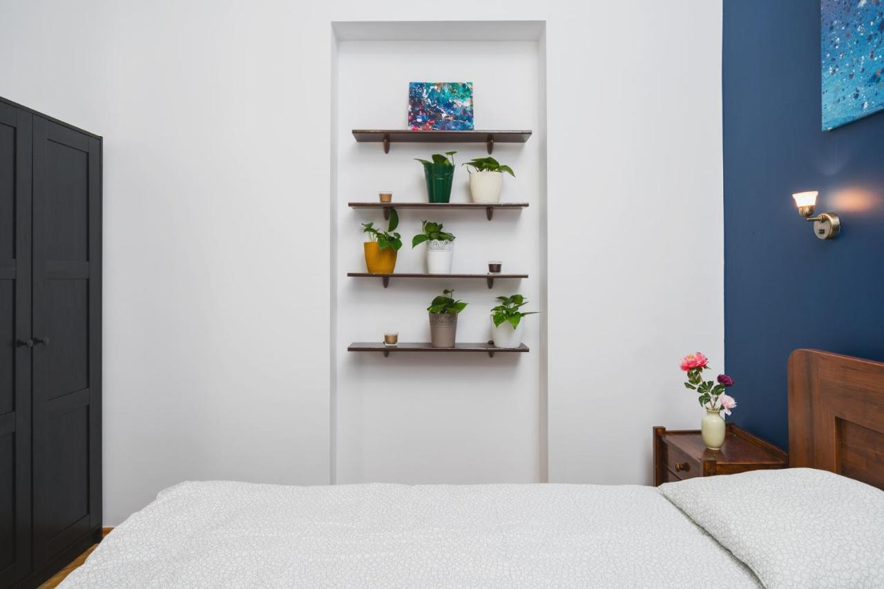2 Bedroom Apartment Next To The Main Railway Station - By Upstairs Krakov Exteriér fotografie